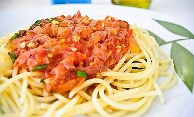 Espaguete à Bolonhesa de Mortadela