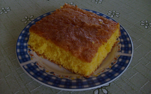 Bolo de cenoura e laranja