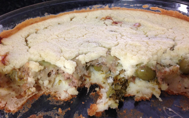 Torta salgada sem glúten de atum e brócolis