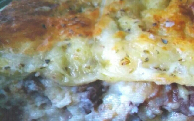 Torta de mandioca com carne seca