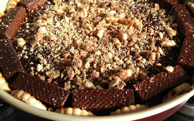 Mousse Simples de Morango com Chocolate