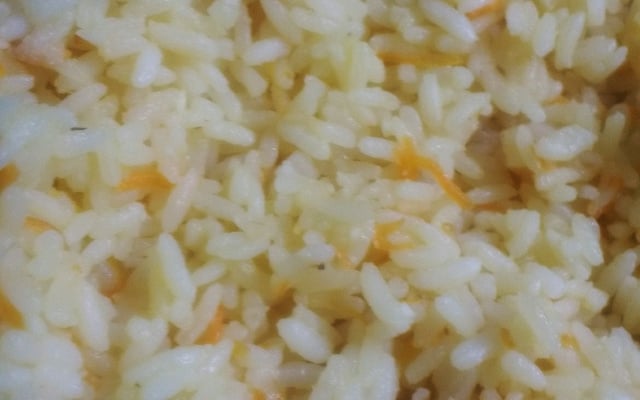 Arroz com cenoura bem simples
