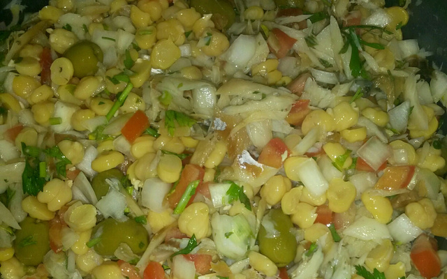 Bacalhau com grão-de-bico (salada fria)