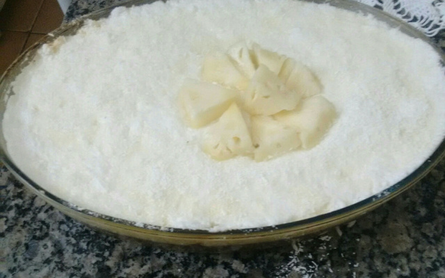 Bolo abacaxi de forma