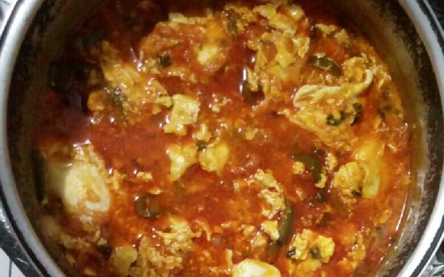 Moqueca de ovo com sardinha