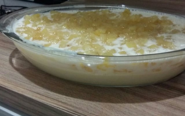 Torta gelada de abacaxi