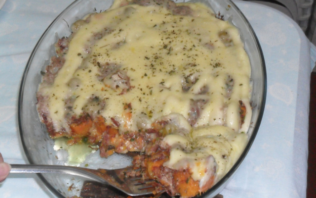 Escondidinho de carne seca com requeijão