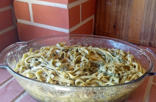 Penne ao molho pesto