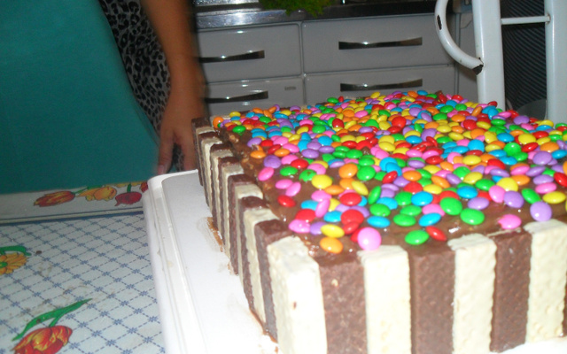 Bolo pão-de-ló recheado