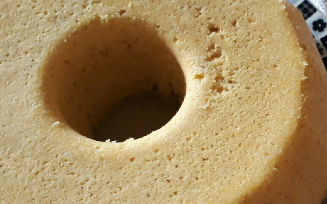 Bolo fofinho de fubá de microondas