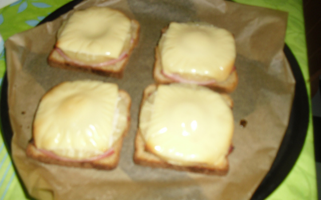 Hawai toast (pão de forma integral com abacaxi)