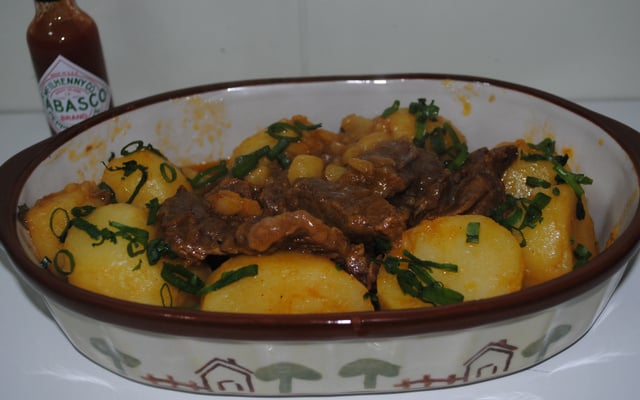 Carne de panela com batatas