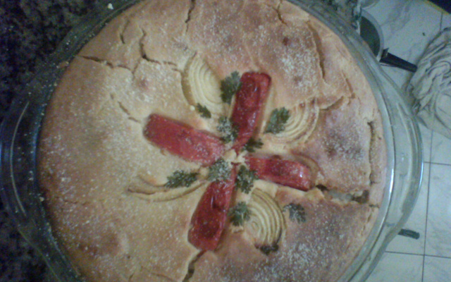 Torta salgada de liquidificador com recheio de frango