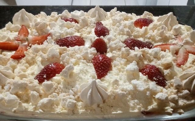 Torta de bolacha com morango