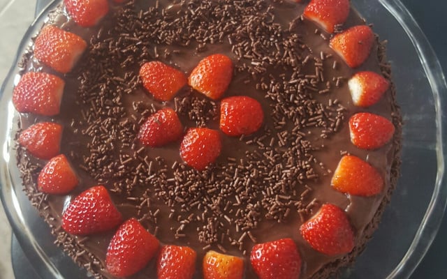 Bolo suíço de chocolate