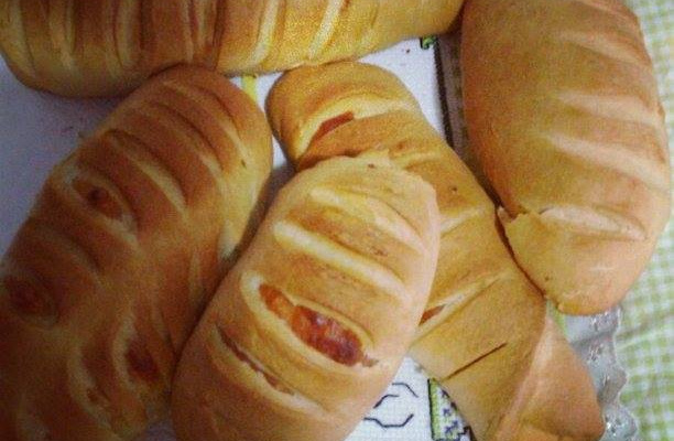 Pão com queijo minas, requeijão e alho