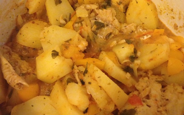 Filé de polaka com batata ao molho