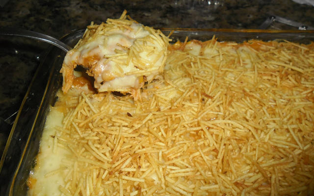 Batata recheada em travessa