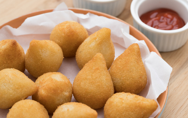 Coxinha fit de frango 