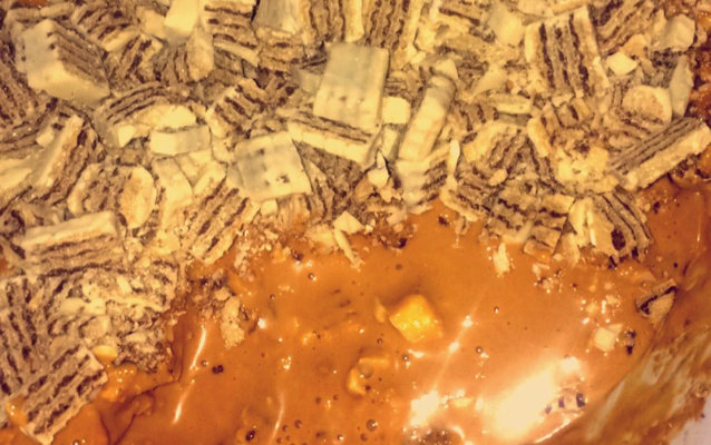 Sobremesa de wafer coberto de chocolate