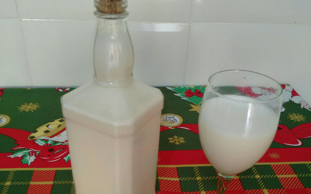 Batida de coco ou licor de coco cremosa