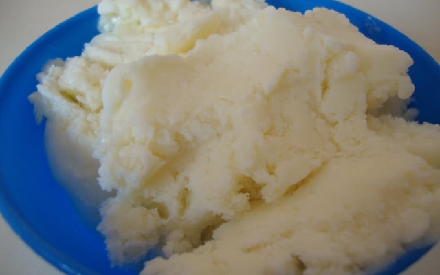 Sorvete caseiro de mousse de limão