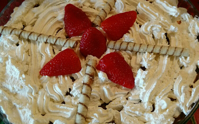 Pavê de morango com chocolate