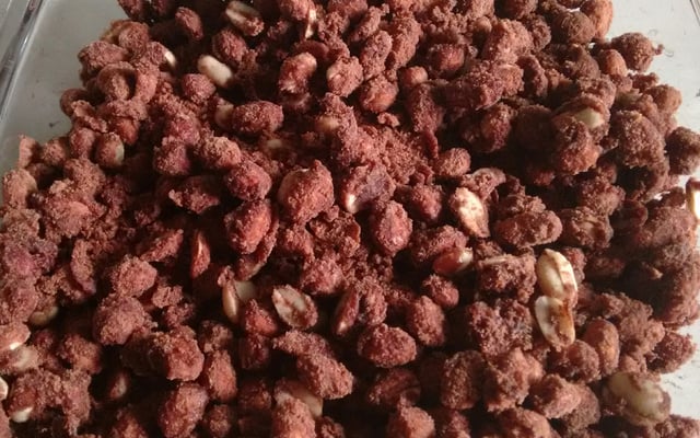 Amendoim doce (chocolate)