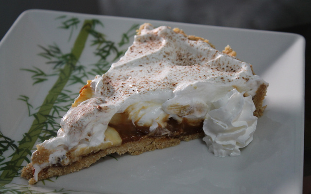 Torta de banana e doce de leite
