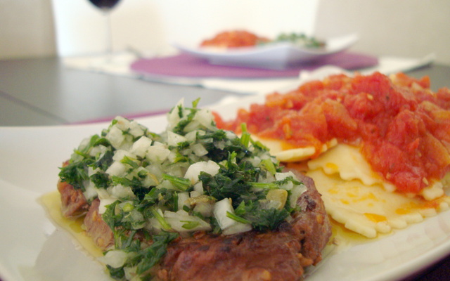 Filé mignon com salsa verde