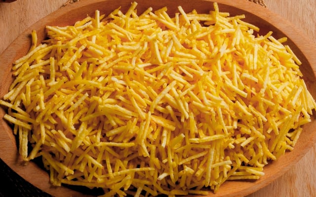 Batata palha na airfryer caseira e crocante na tigela