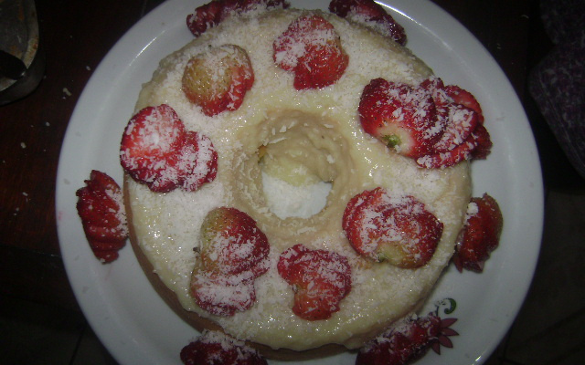 Bolo de chocolate com recheio de bicho de pé