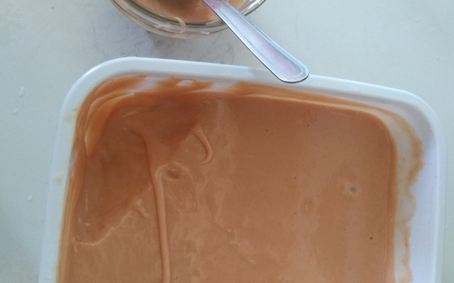 Mousse de goiaba feito com goiabada