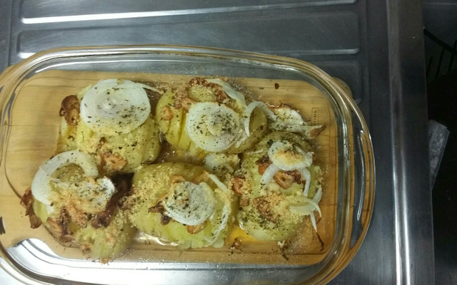 Batata assada com alho e azeite