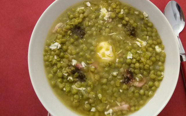 Sopa de ervilha com bacon