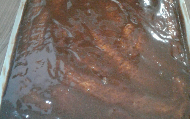 Bolo de cenoura com cobertura de caramelo