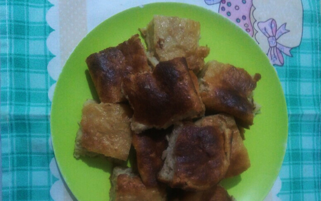 Pudim de pão no forno