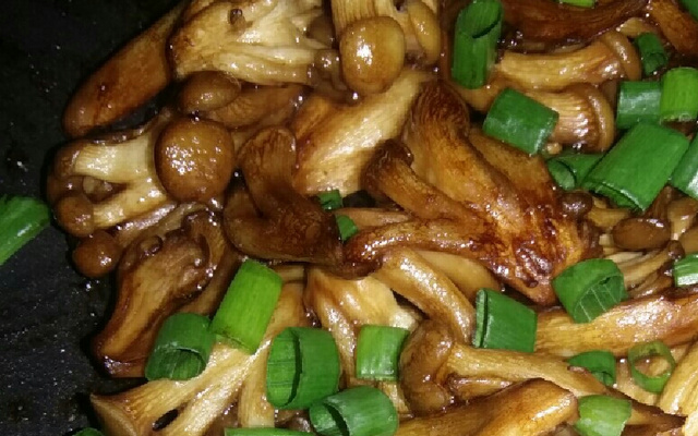 Shimeji na manteiga à brasileira