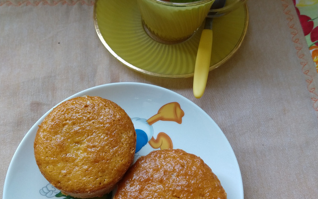 Bolo de fubá com erva doce