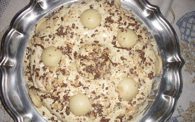 Bolo bombom de chocolate branco