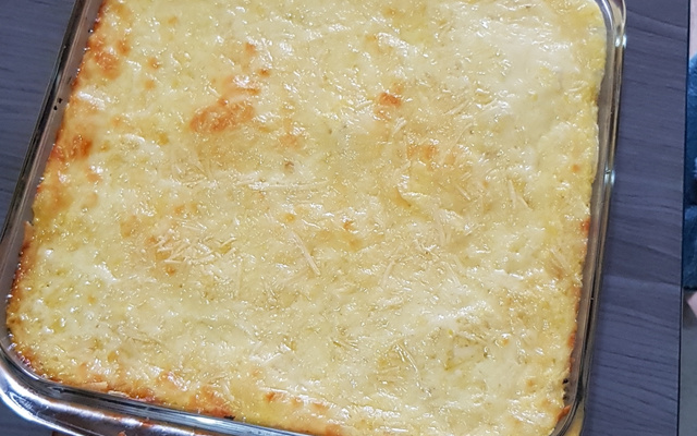 Frango desfiado ao creme de milho