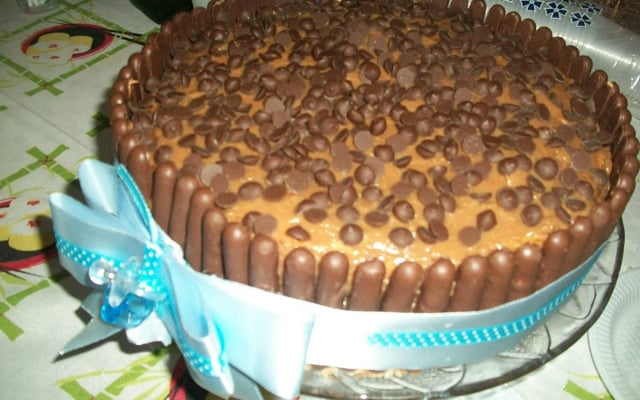 Bolo molhadinho de doce de leite