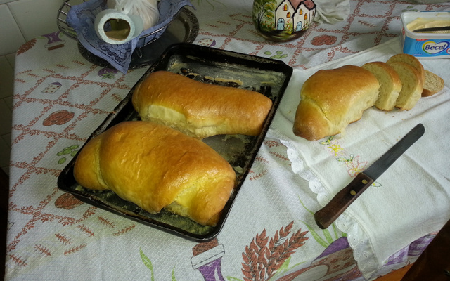 Pão caseiro com leite condensado