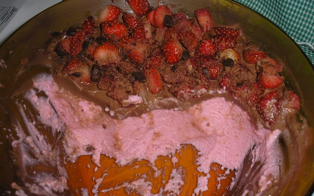 Mousse de morango com chocolate