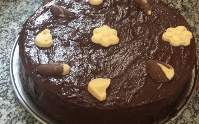 Bolo mousse de chocolate com morango