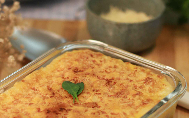 Escondidinho de carne-seca com chimichurri de Alho Negro