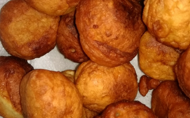 Bolinho de chuva com banana