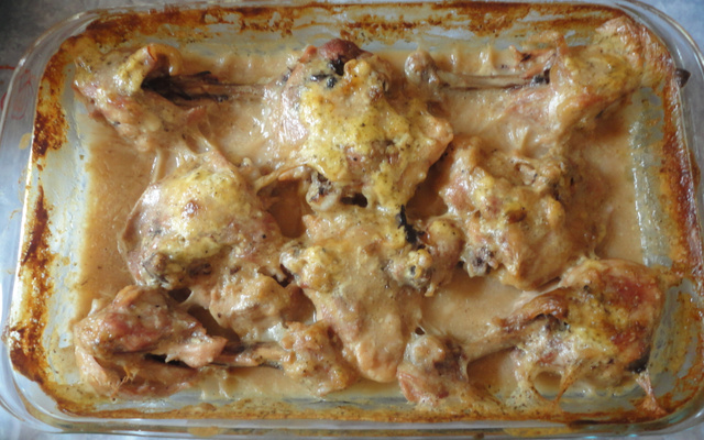 Frango assado com creme de cebola e maionese