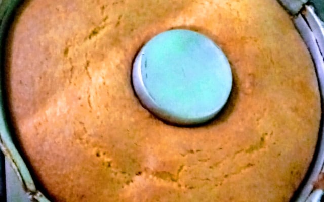 Bolo super fácil de milharina (ou fubá)