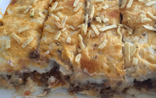 Escondidinho de requeijão com carne moída